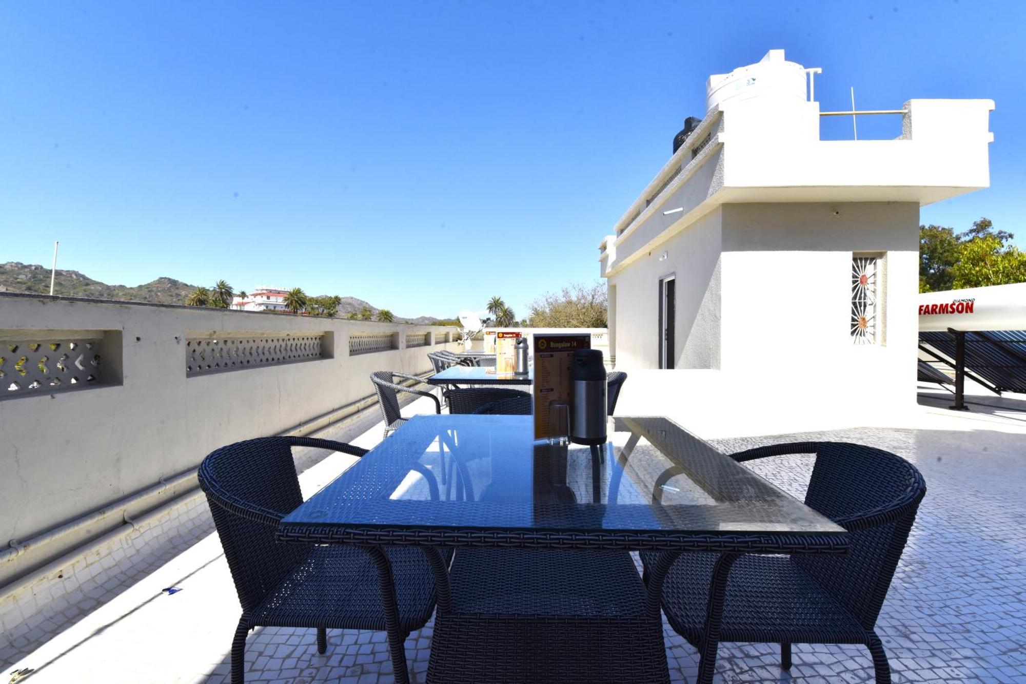 Bunglow 14, Rooms With Balcony 아부 산 외부 사진